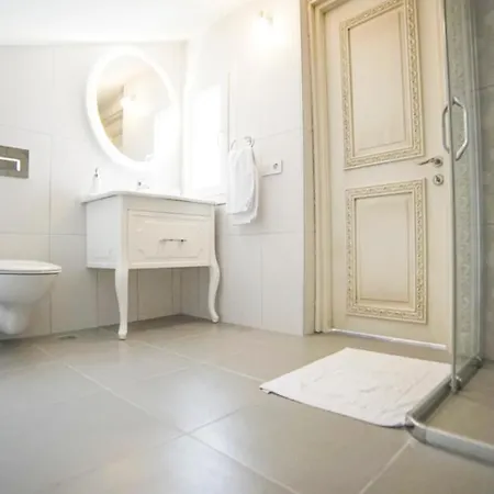 Sleeps 24 Pool Air Con Wifi Villa Turunc
